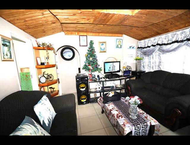 3 BEDROOM HOUSE FOR SALE IN BIRCHWOOD PARK